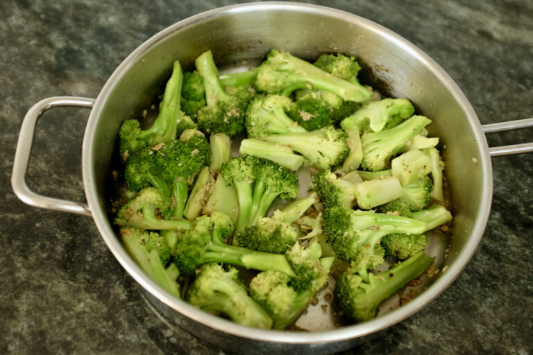 broccoli sautéed with garlic