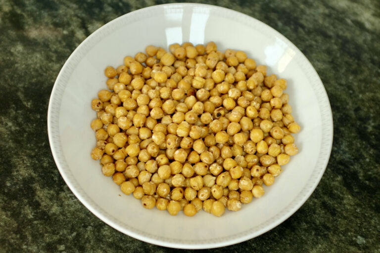 crispy fried chickpeas in olive oil