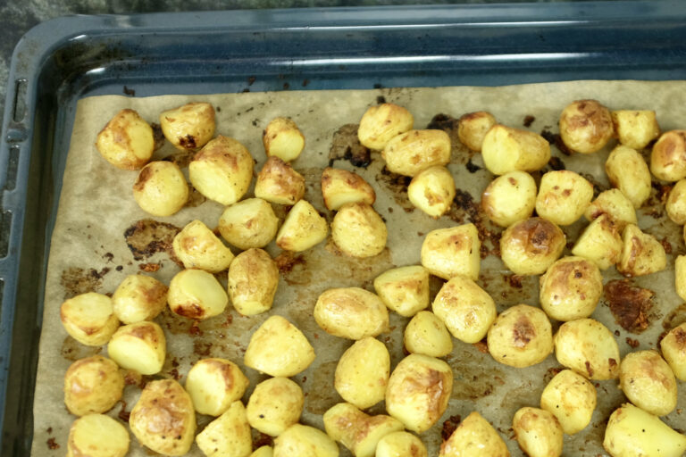 oven roasted garlic potatoes