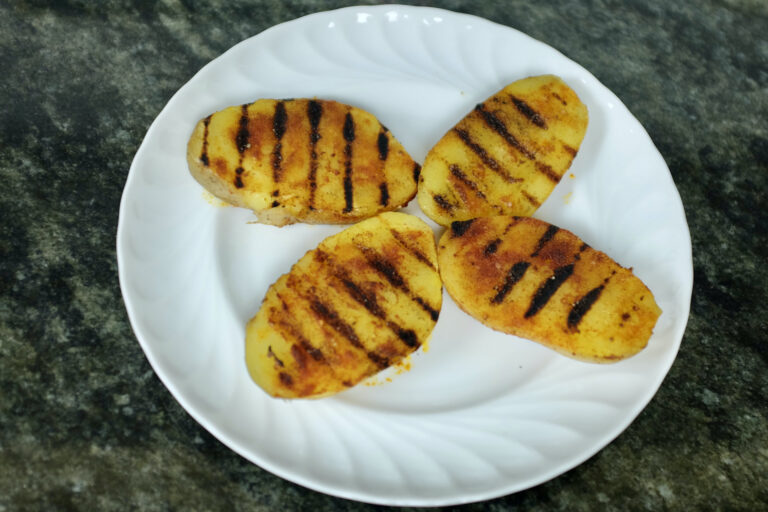 grilled potatoes flavoured with paprika