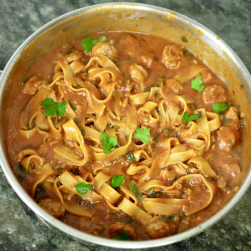 fettuccine sausage one-pot with garlic fennel seeds and parsley